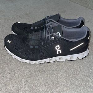 On Cloud Cloud shoes